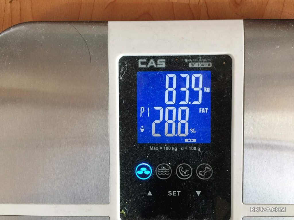 커피 끊은 후 체중 변화 - 3월 4일 측정한 체중입니다. 현재 83.9kg입니다.